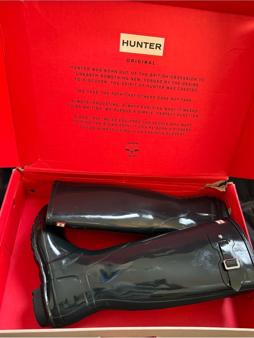 Hunter Gloss Tall Rain Boots in Forest Green - Picture 6 of 8